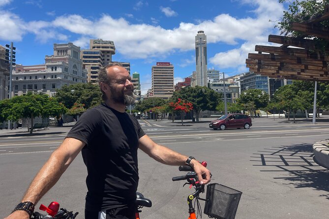 1.5 Hour Guided Bike Tour of Santa Cruz de Tenerife - A 1.5-hour bike loop through Santa Cruz’s top hits