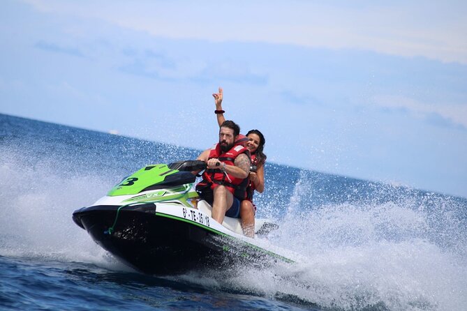 1 hour Jet Ski Safari - Finding the meeting point on Av. de Colón without stress