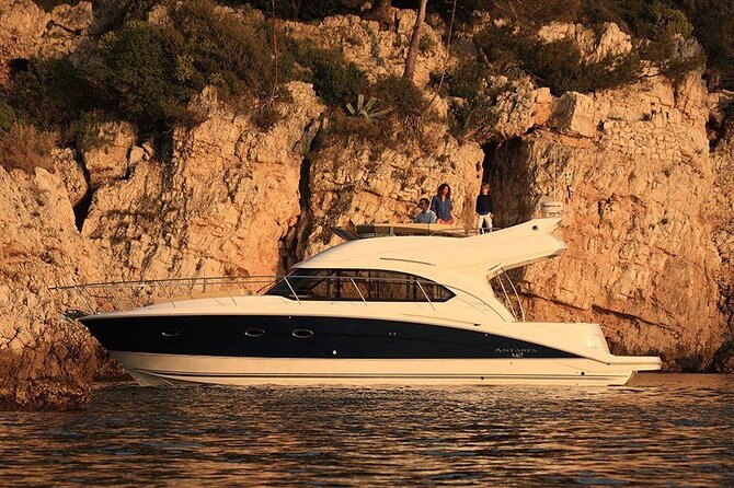 2 Hour Private Sunset Cruise on Luxury Motor Boat with Drinks - Champagne, Unlimited Beer and Wine, and the Snacks That Keep It Fun