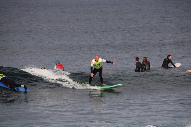 2 hours Semi-private surfing lesson in Playa de Las Americas - Semi-private coaching that keeps the group small