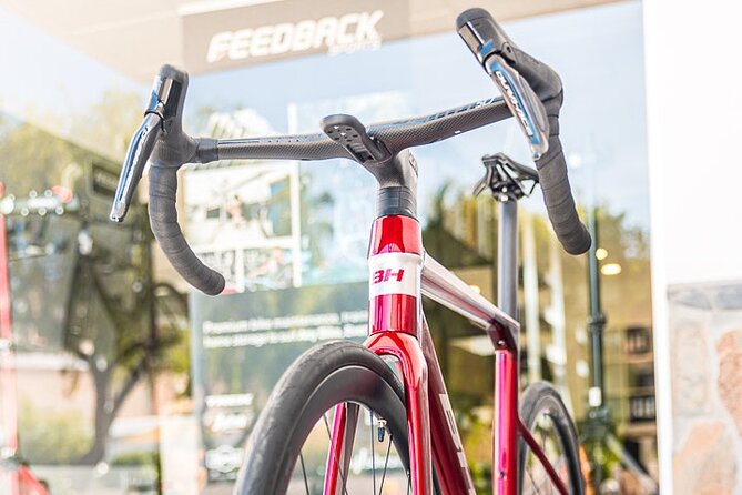 BH Ultralight 8.5 Ultegra Di2 12sp Road Bike Rental in Tenerife - TeideBike support at the shop, especially Frederic and the practical gear help