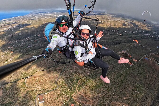 BRONZE tandem paragliding flight in South Tenerife, free pick up - Safety and comfort on tandem paragliding: what you should take seriously