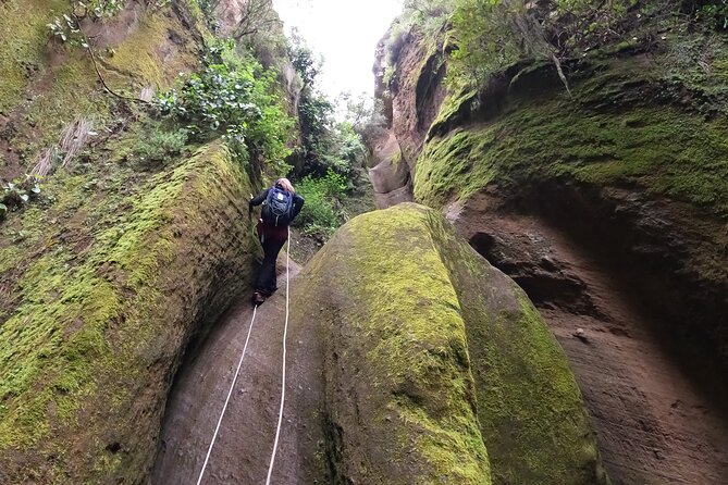Canyoning in Los Arcos - Meeting at Restaurante Los Andes and getting kitted fast