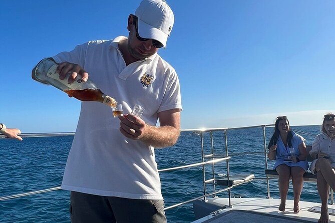 CATAMARAN OCEAN CRUISE TOUR, Food & Drinks included! - Who should book this catamaran cruise (and who might want another option)