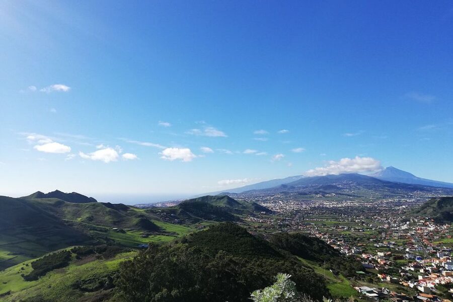 Cruz del Carmen: Hiking in Anaga with Local Food Products - Meet at Mirador Cruz del Carmen, then get oriented fast