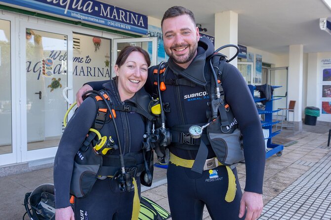 Discover Scuba Diving by boat, Puerto Colon - Puerto Colón pickup and the meet-up spot that keeps it easy