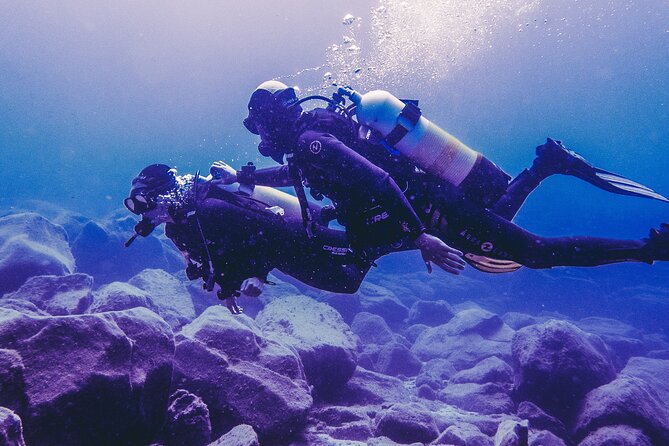 Discover Scuba Diving . First Experience underwater - Pre-Water Briefing: Rules, Gear Checks, and Confidence