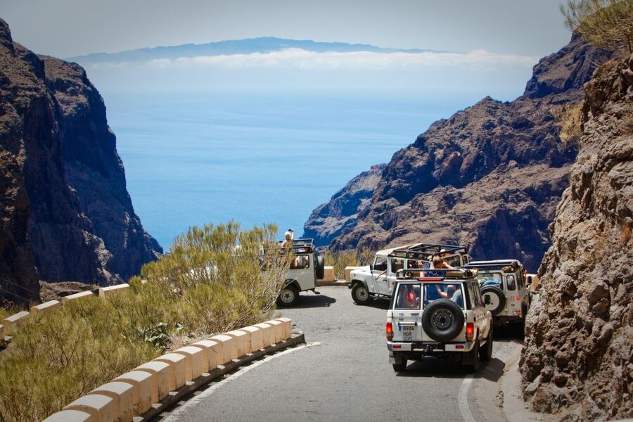 From Playa de las Américas: Full-Day Teide Jeep Safari - Restaurant stop: good chance to recharge, but plan for choice