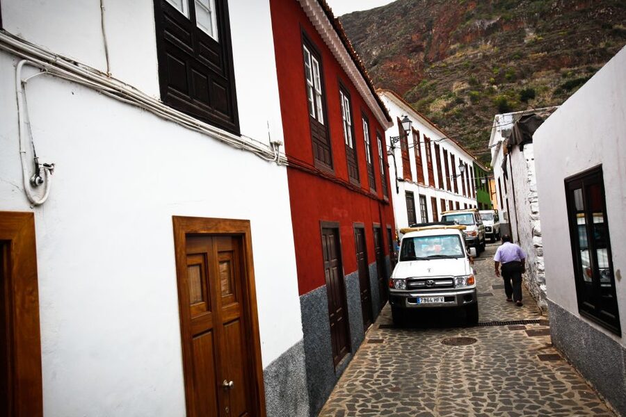 Full-Day Gomera Jeep Safari Excursion from Arona - Meet the Guides: Names You Might Hear Along the Route