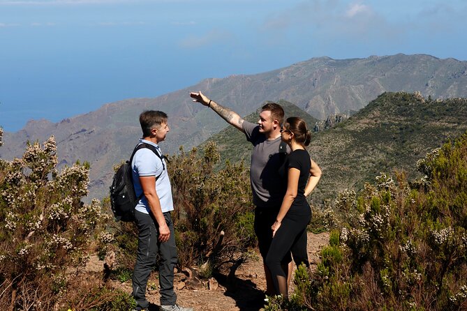 Hiking over Masca through laurel relict woods.Roque de Tarucho. - The 90-minute route to Roque de Tarucho is the main event