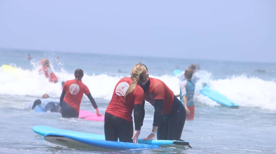 Las Américas: Inolvidable Private Surf Lesson Max 5persons - Who this Tenerife surf lesson suits best