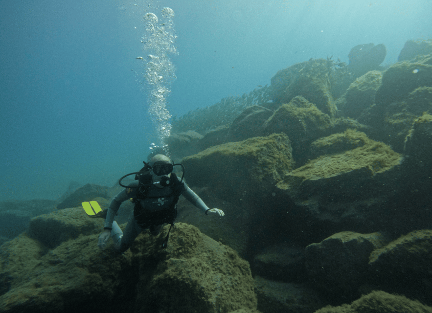 Los Cristianos: Basic Diver Course - Lesson 1 in shallow water, learn by doing