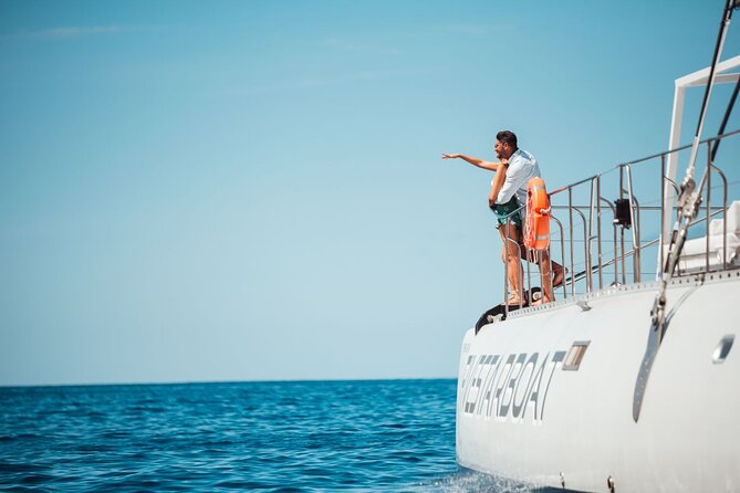 Luxury Catamaran Cruise with Brunch and Unlimited Drinks - A 5-star catamaran, minus the long day