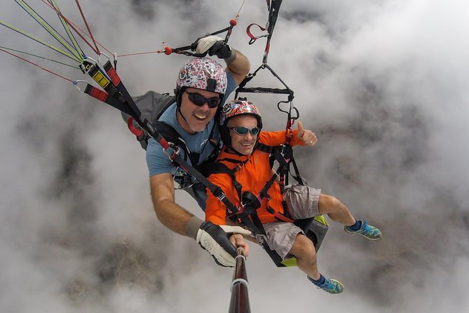 Paragliding Epic Experience in Tenerife with the Spanish Champion Team - The flow of the day: pickup, training, air time, and landing near the bar