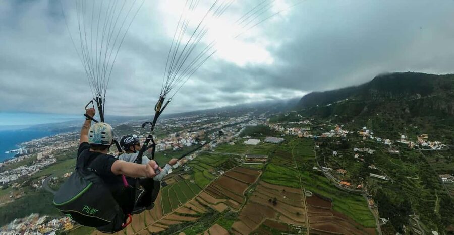 Paragliding in Puerto de la Cruz - Meeting at Plaza Rotonda Aceviño, then straight to takeoff