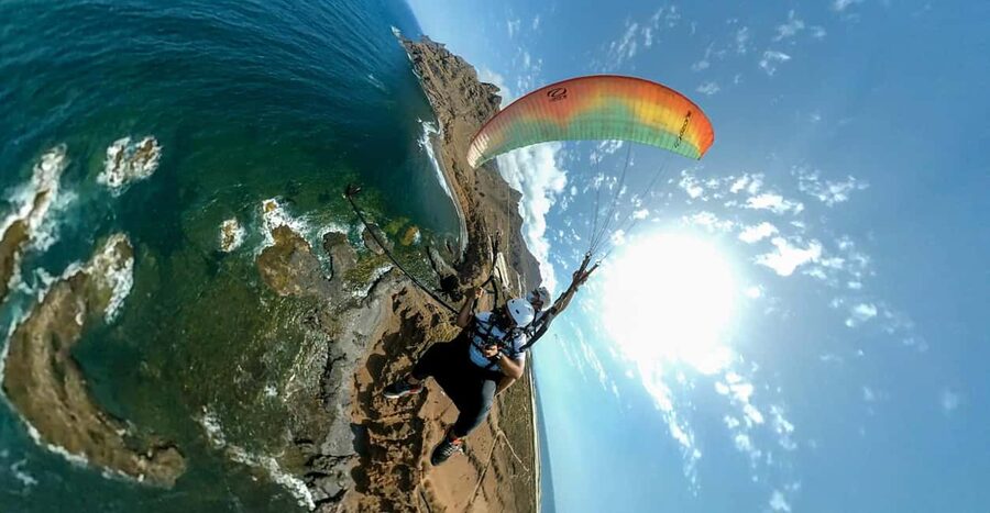Paragliding in Puerto de la Cruz - Puerto de la Cruz aerial segment: the city, the sea, the wow factor