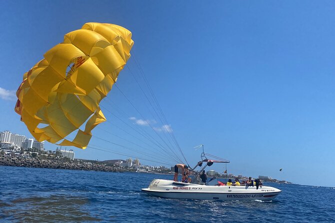 Parasailing flights on the coast of Adeje in Tenerife - How This 1-Hour Parasail Session Really Works