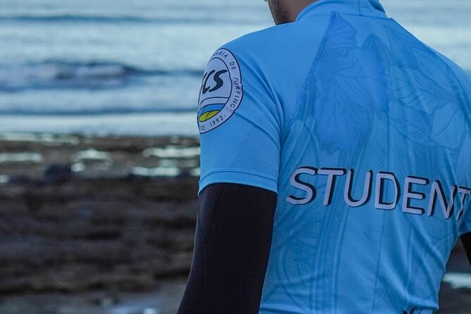 Premium Group Surf (2h) – Only 5 Students, Team Incl (+ 13 years) - Land theory first: stance, dominant side, rowing, and the pop-up