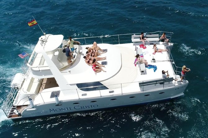 Private Catamaran Charter with Transfer, Buffet and Snorkeling - Key points you will care about