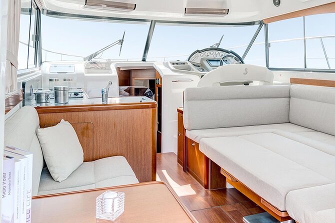 Private Luxury Motor Boat 2, 3 and 4 Hour Charters - 2-hour charter rhythm: coast views plus snorkeling and paddle boards