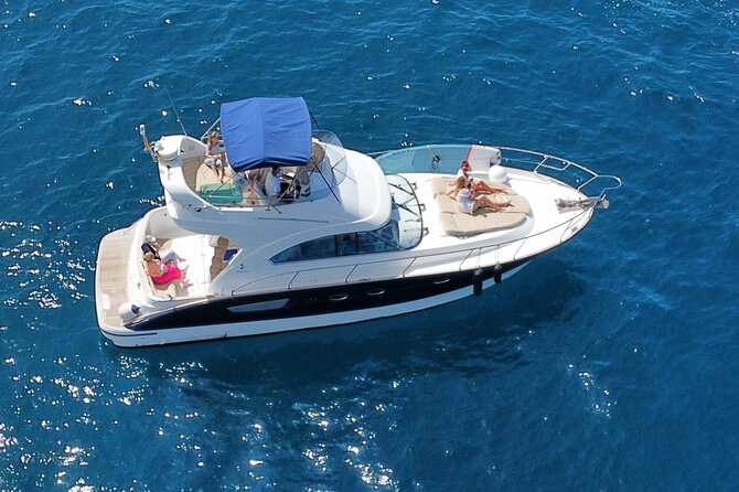 Private Luxury Motor Boat 2, 3 and 4 Hour Charters - Crew personalities that can make or break a private day