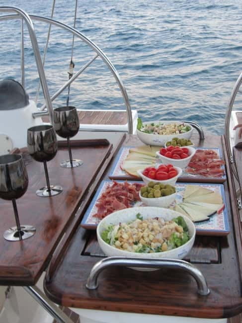 Private Whales & Dolphins Excursion: for you exclusively! - Crew energy: how guides and captains shape whether you feel rushed or cared for