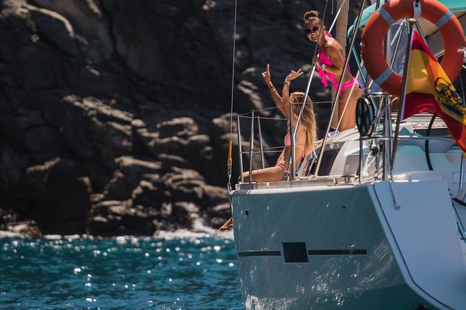 PRIVATE YACHT CHARTER VOYAGE, Food & Drinks included! - A private yacht charter in Tenerife, built around wildlife and time on the water