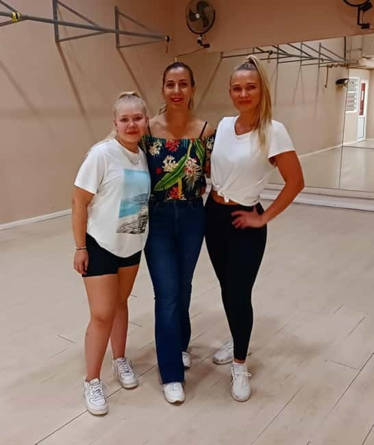 Puerto de La Cruz 3 min far,latin dance classes - The 1-hour flow: welcome, your goals, then learning your steps