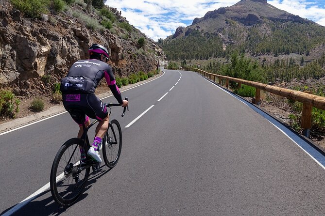 Road Cycling Tenerife - Teide Route - Boca Tauce viewpoint: the payoff when timing allows