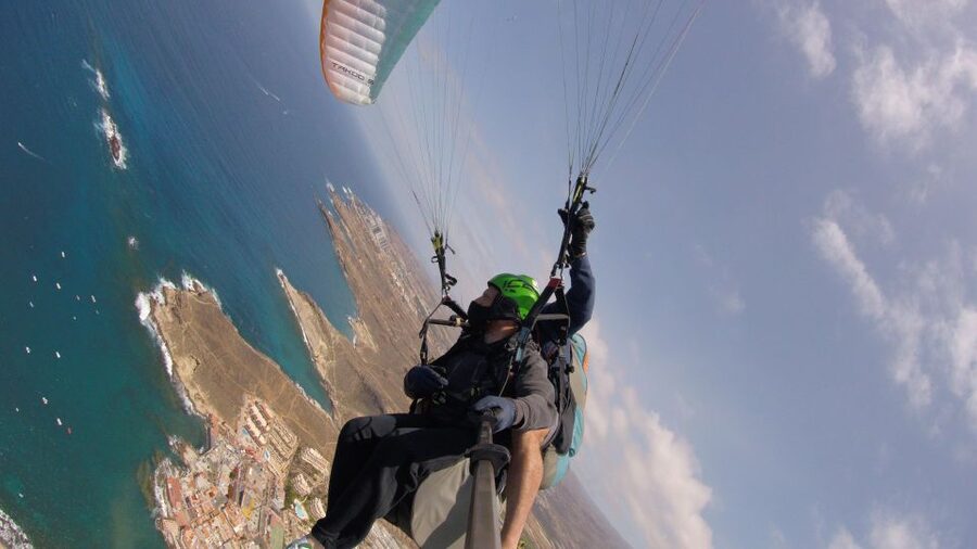 Santa Cruz de Tenerife: Acrobatic Paragliding Flight - The Main Event: Tight Turns, Fast Spirals, and Steep Drops