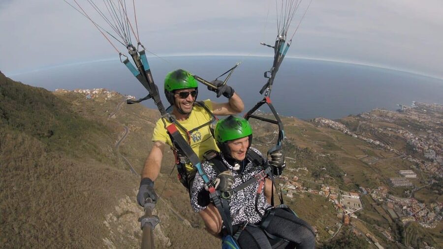 Santa Cruz de Tenerife: Performance Flight Experience - What to Bring: Sports Shoes and Practical Clothing