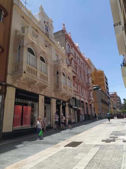 Santa Cruz de Tenerife: Prestigious Places Walk - Parish of St. Francisco de Asís and the final push to Plaza del Príncipe de Asturias