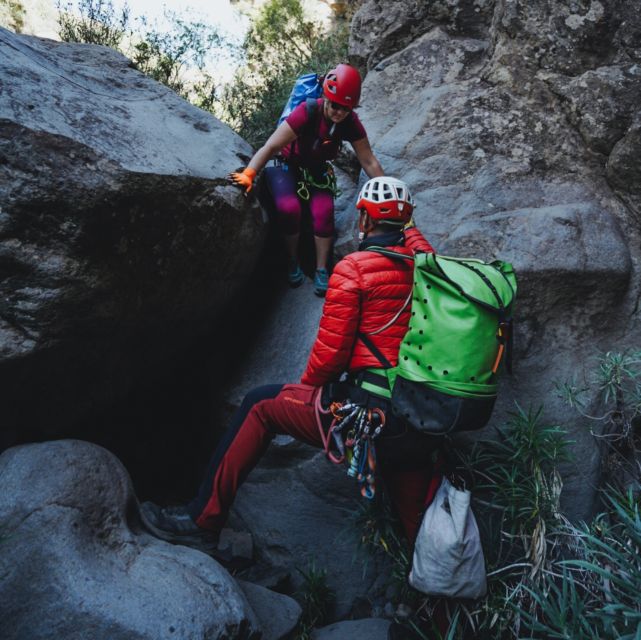 Santa Cruz de Tenerife: Vilaflor Canyoning Tour - Entering Vilaflor: Why This Dry Canyon Works for Beginners