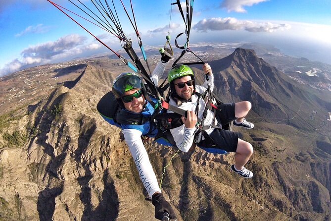 SILVER 1000m paragliding tandem flight above South Tenerife - Quick hits you’ll care about