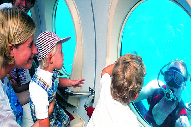 Submarine tour Tenerife: a 1 hour underwater experience - The Descent to About 30m, and What the First Minutes Feel Like