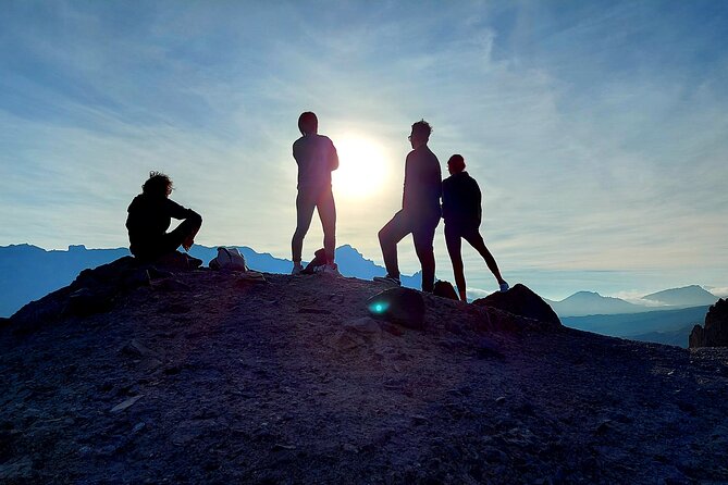 Sunset & Stargazing Experience from Teide - Stop 3: Queen’s Shoe Stargazing at Around 2,000 Meters