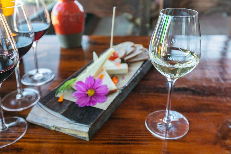 Tacoronte: Guided Winery Tour with Wine and Cheese Tastings - Who this tour fits best (and who might want something longer)