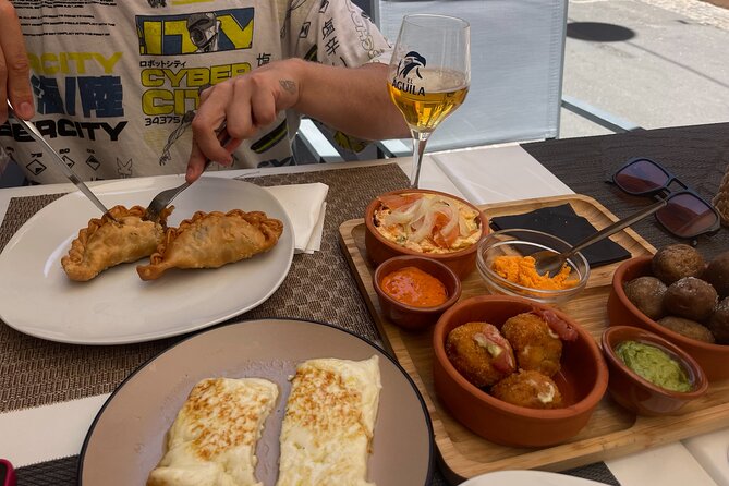 Tapas Bike Tour of Santa Cruz de Tenerife - Meeting at Calle Dr. Allart and getting comfortable fast