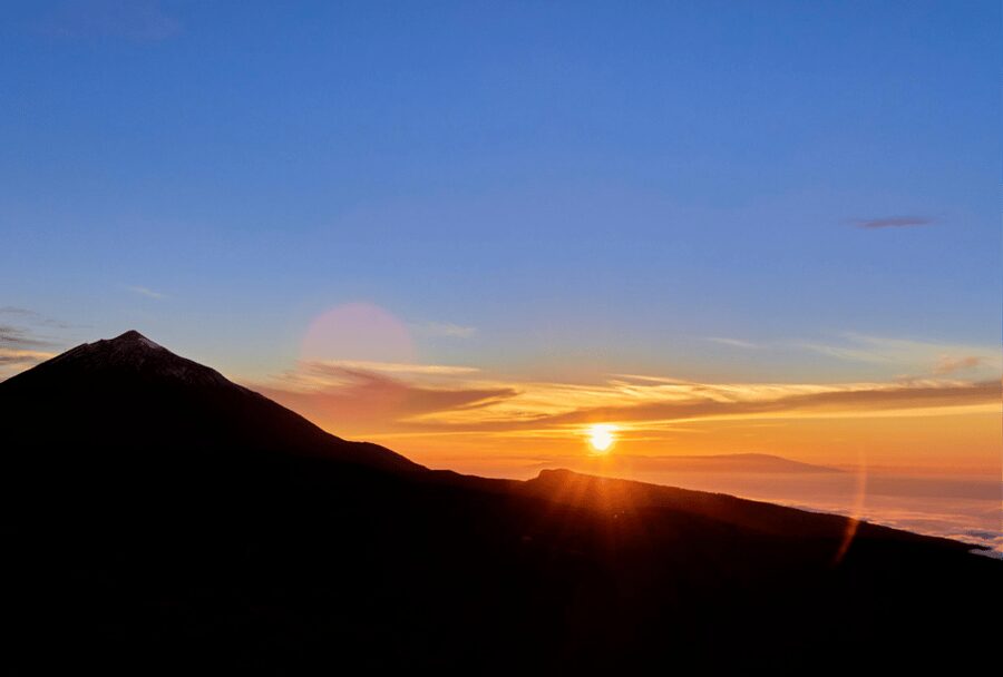Teide: Guided Sunset & Stargazing Tour by Night with Dinner - The traditional village stop, coffee breaks, and snacks