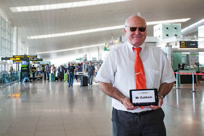 Tenerife Airport Transfer from South Airport (Reina Sofia) to North Area Hotels - The Ride Itself: Comfort, Privacy, and Door-to-Door Convenience