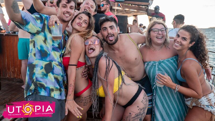 Tenerife: Boat Party with Open Bar and DJs - The open bar on board: how the 4.5 hours actually feel