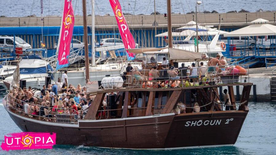 Tenerife: Boat Party with Open Bar and DJs - VIP option: when paying extra can be worth it