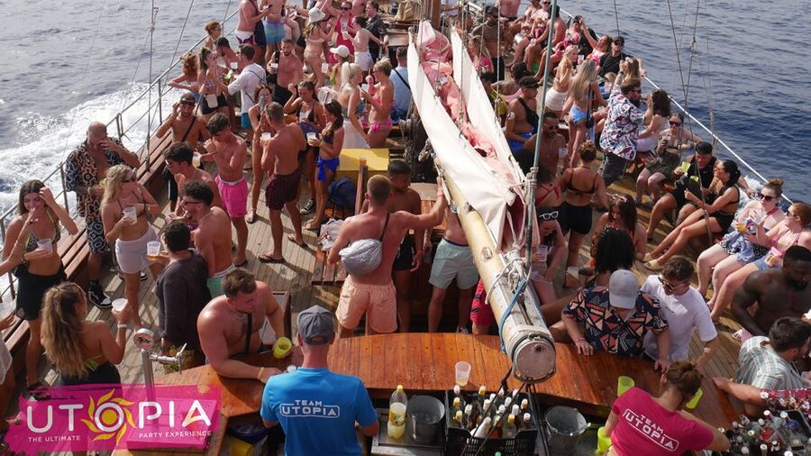 Tenerife: Boat Party with Open Bar and DJs - Who should book this Tenerife boat party