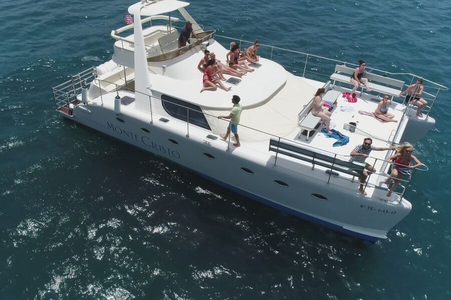 Tenerife: Marine-Life Tour with Transfer, Buffet and Drinks - From hotel pickup to Dock #6 at Puerto Colón