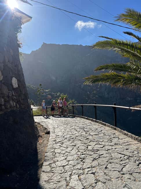 Tenerife: Masca, Los Gigantes & Natural Pools + Picnic - Los Gigantes cliffs: a guided sense of scale plus real photo time
