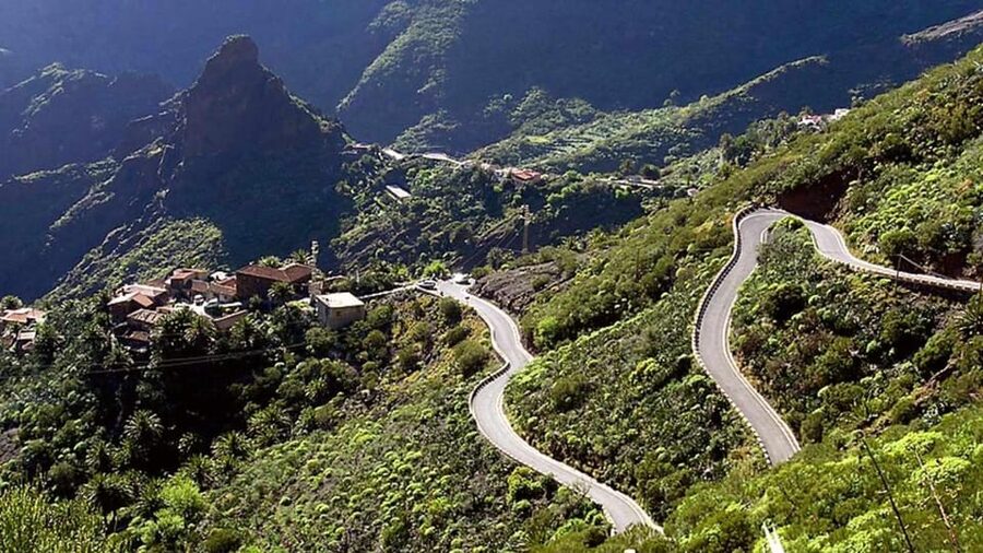 Tenerife: Mt. Teide and Masca Valley Tour - Entering Teide National Park: the volcanic views you came for