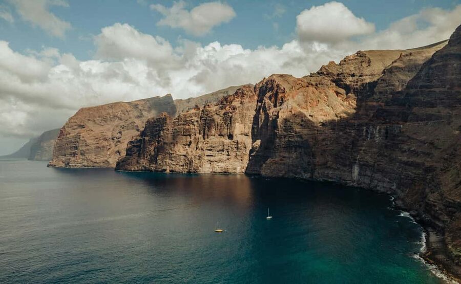 Tenerife: Private Island Tour with Breakfast & Lunch - Garachico on foot: old streets, short walks, volcanic pools