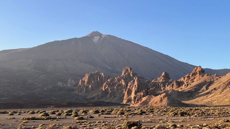 Tenerife: Private VIP Tour Teide National Park - Sea of clouds, western islands, and Chinyero on the return