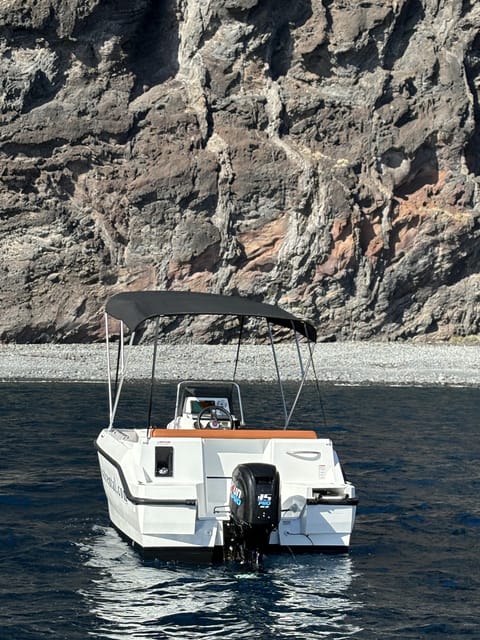 Tenerife: rent a boat without license - Los Gigantes by boat: the cliffs feel bigger when you pass slowly