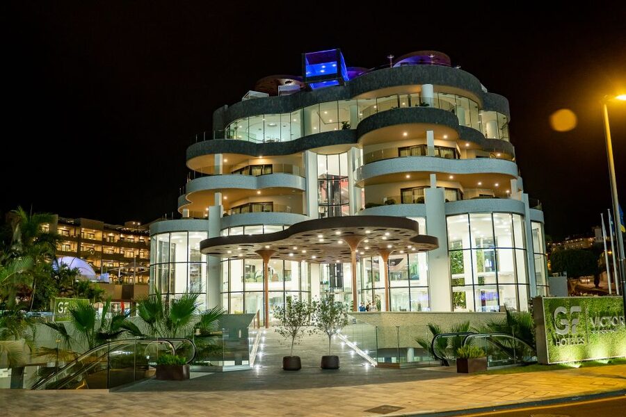 Tenerife: Scandal Dinner Show Entry Ticket and 5-Course Meal - Should you book the Scandal Dinner Show at GF Victoria?
